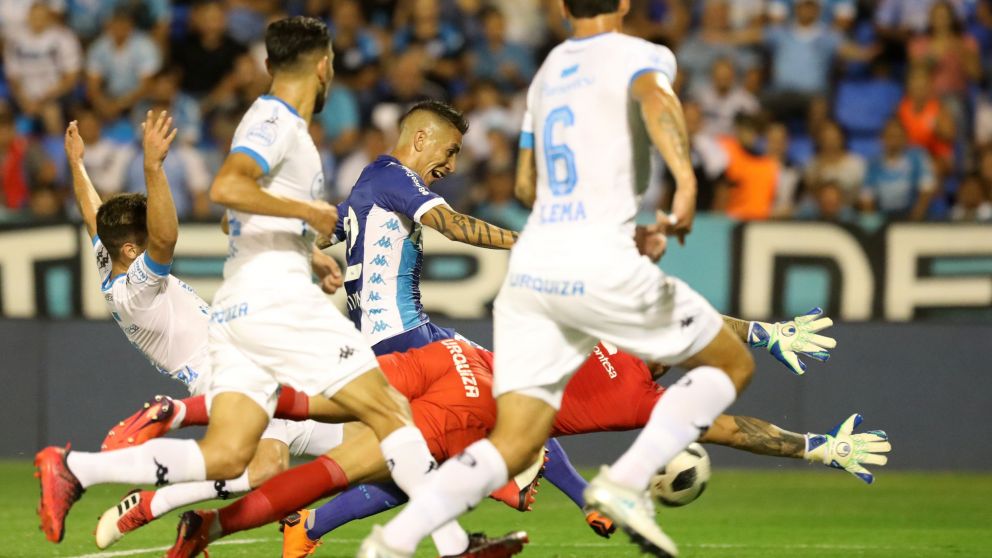 Centurión puso el 1 a 1. (Fotobaires)