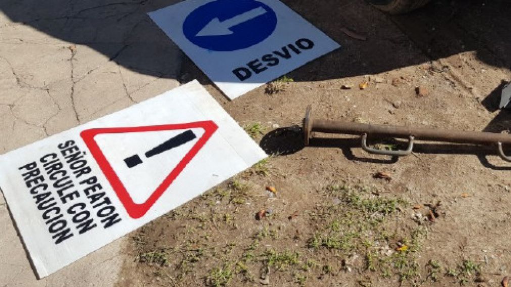 Algunos de los objetos que fueron incautados por los pesquisas policiales.