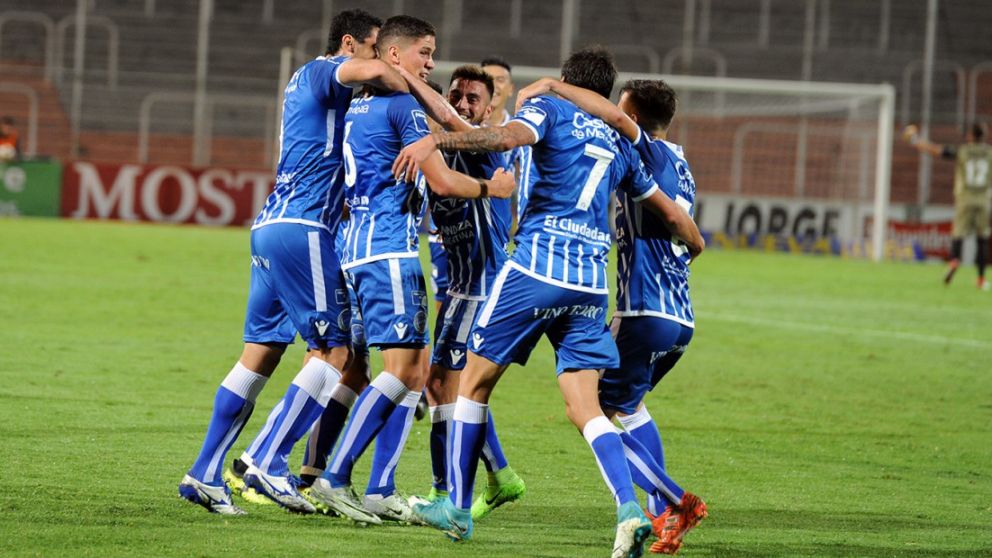 Festejo loco del bodeguero. (elsolonline.com.ar)