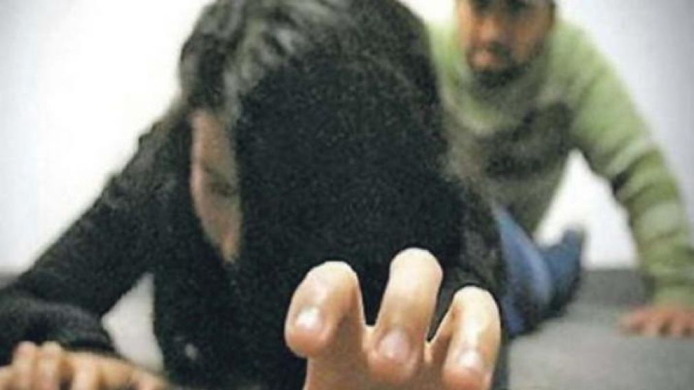 La joven egresó en el secundario y confesó los abusos de su padrastro.