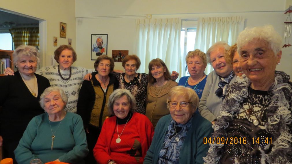 Las amigas no pierden la oportunidad de compartir buenos momentos.