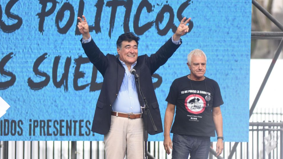 El ex funcionario kirchnerista, en el escenario (Pablo Villán-Crónica).