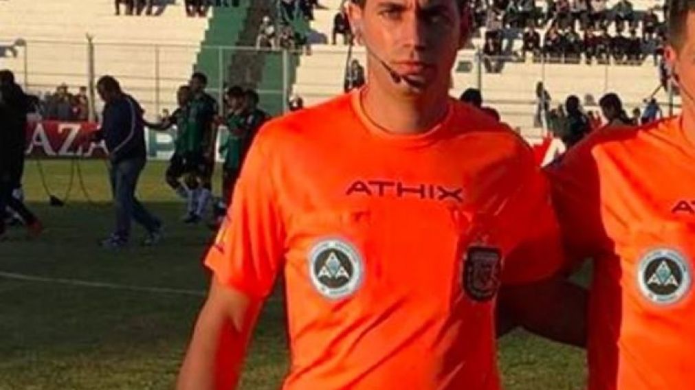 Un colega de Bustos habló con él y aclaró que se está golpeado.