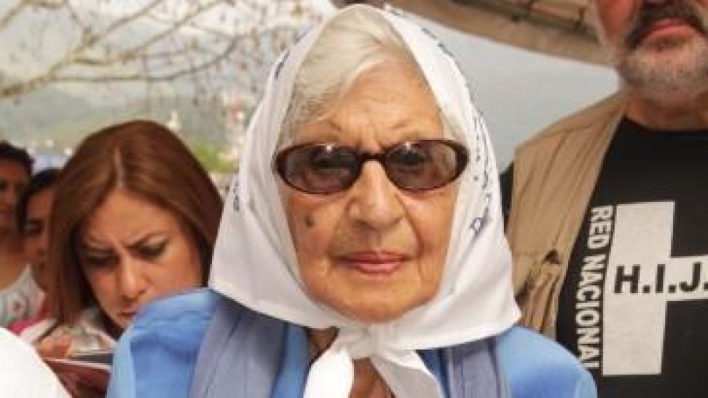 La cofundadora de Madres de Madres de Plaza de Mayo y de Abuelas de Plaza de Mayo, Mirta Acu�a de Baravalle.