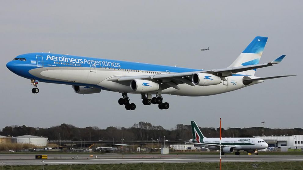 La empresa explicó que están reparando las naves.