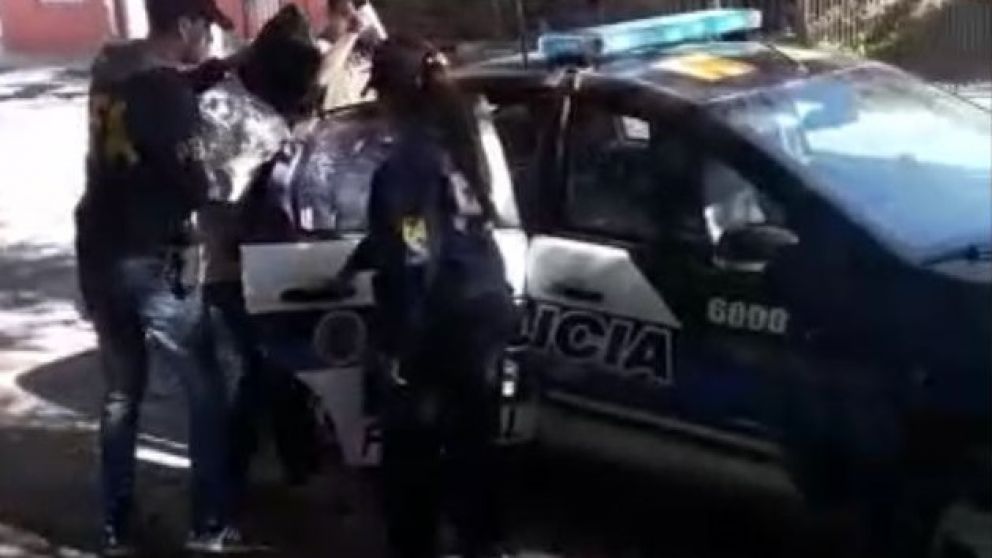 El hombre contactaba a sus víctimas a través de las redes sociales.
