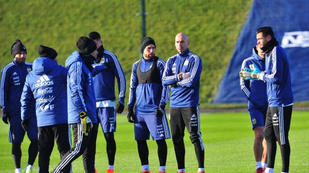 Entrenamiento de la Selección en el primer turno. (Marcelo Carrol)