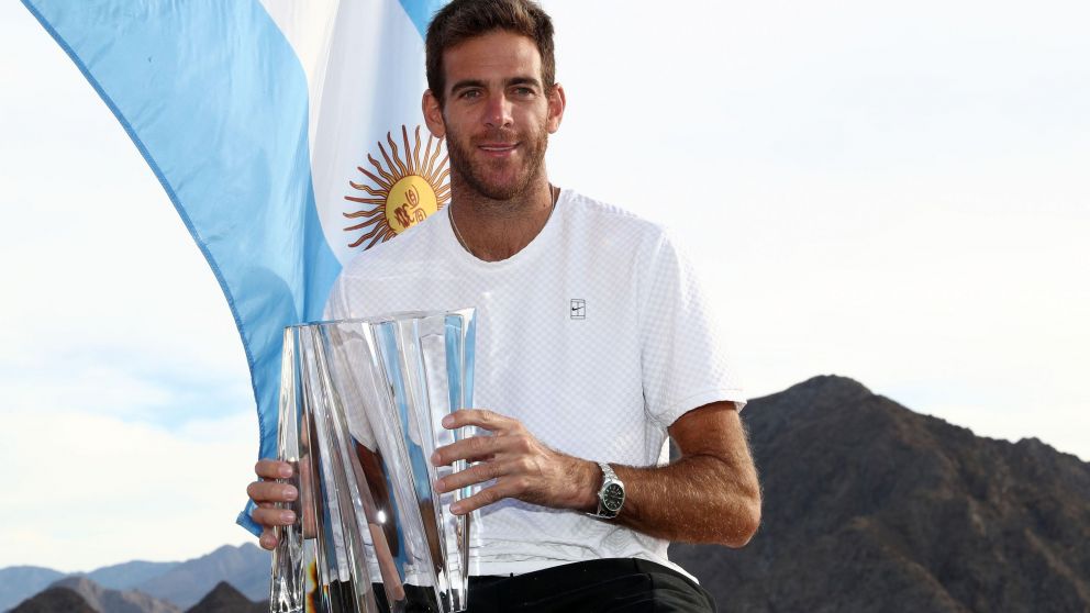 La Torre de Tandil, luce contento su trofeo (AFP).