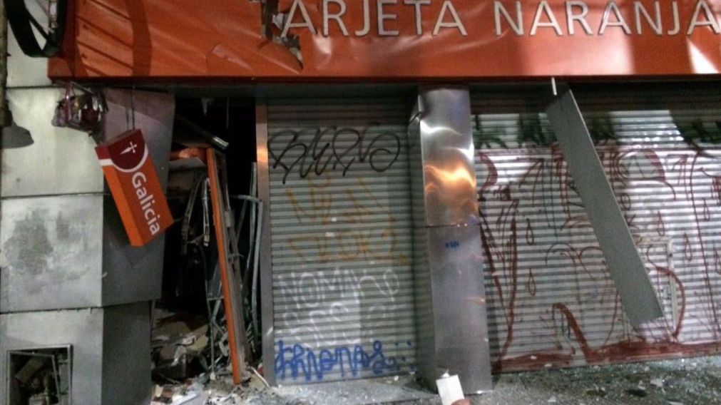 Los restos de la máquina que hicieron estallar (Radio Universidad).