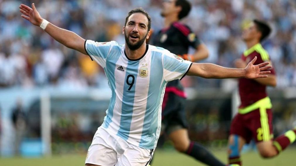 La ironía de Higuaín para los que lo critican