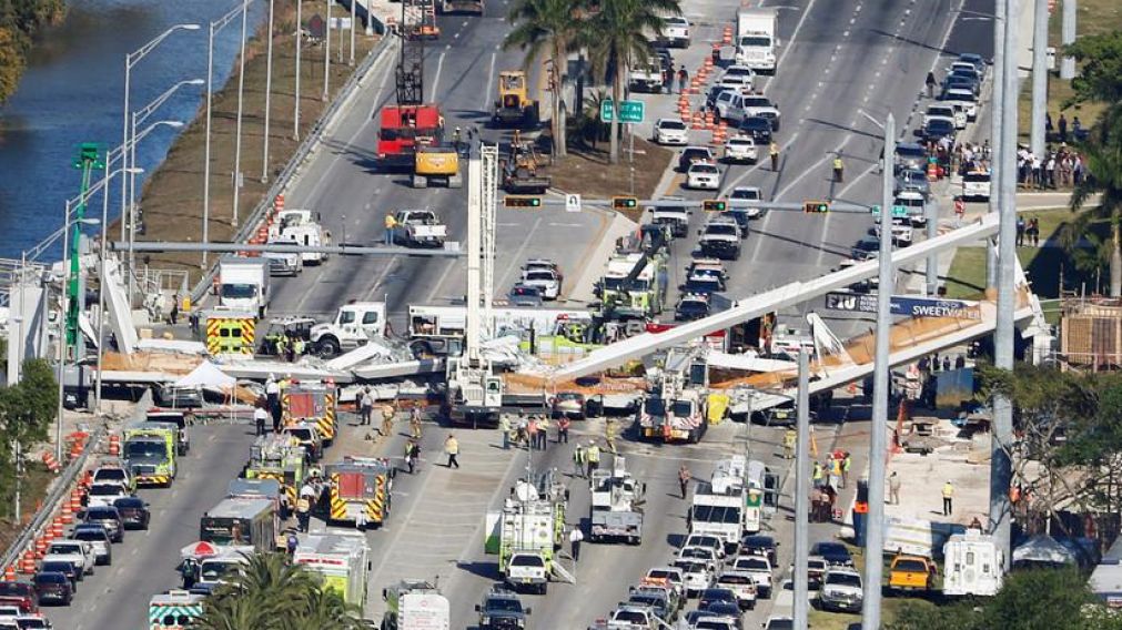 Así quedó el puente.(Reuters)