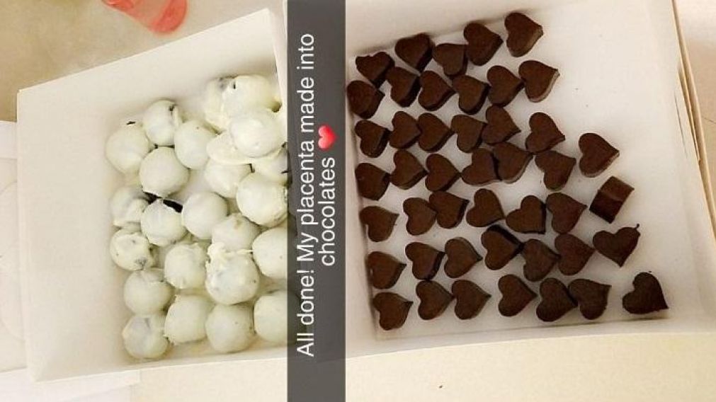 Hizo bombones con placenta de su beb� y public� el tutorial en las redes