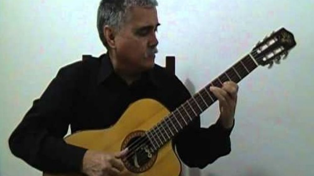 Santiago Ortiz está acusado de aprovechar sus clases particulares para tocar a una nena.