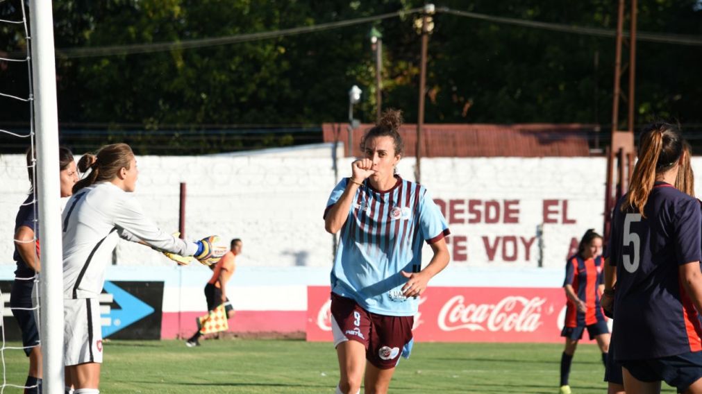El Furgón sigue bien arriba.
