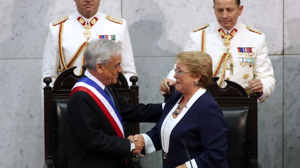 Bachelet felicita al nuevo presidente, Sebastián Piñera (AFP).