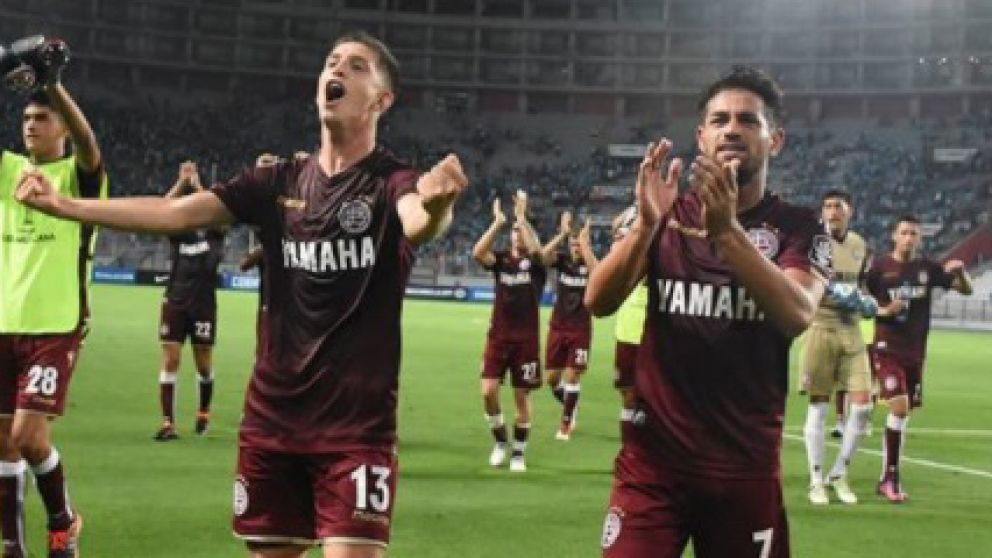 Lautaro Acosta celebra la clasificación en Lima (Pablo Villán - Diario Crónica)