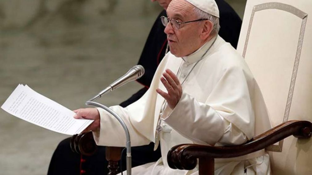 El Papa record� que no se paga por misa.