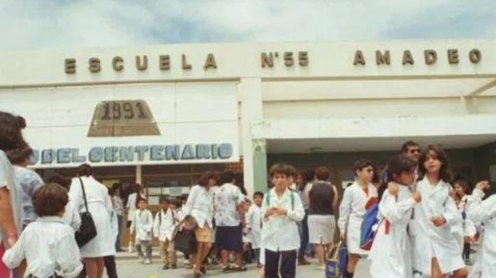 La madre se retiró después de que la separaran y amenazar a varios presentes.