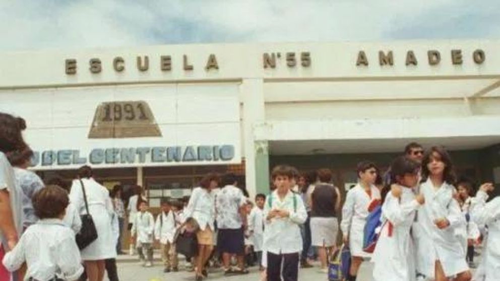 La madre se retiró después de que la separaran y amenazar a varios presentes.