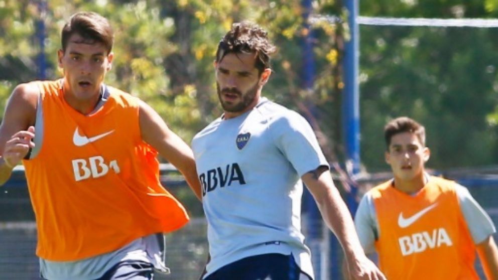 Fernando Gago, durante el reciente entrenamiento Xeneize. (@BocaJrsOficial)