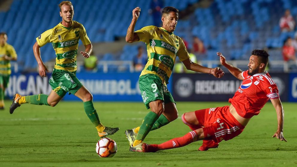 Kuki Márquez abrió el marcador de tiro libre. (AFP)