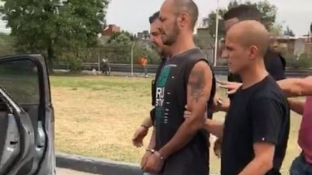 Montiel le mandó mensajes a su novia mientras estaba fugado.(Twitter)