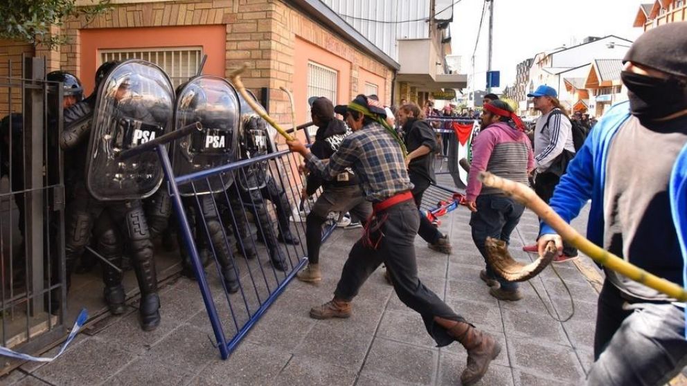 Hubo incidentes tras conocerse la determinación judicial.