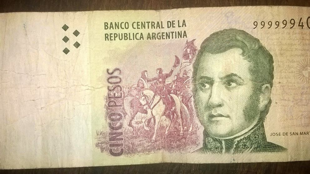 Le dibujó dos ceros al lado del número 5. (Imagen ilustrativa)