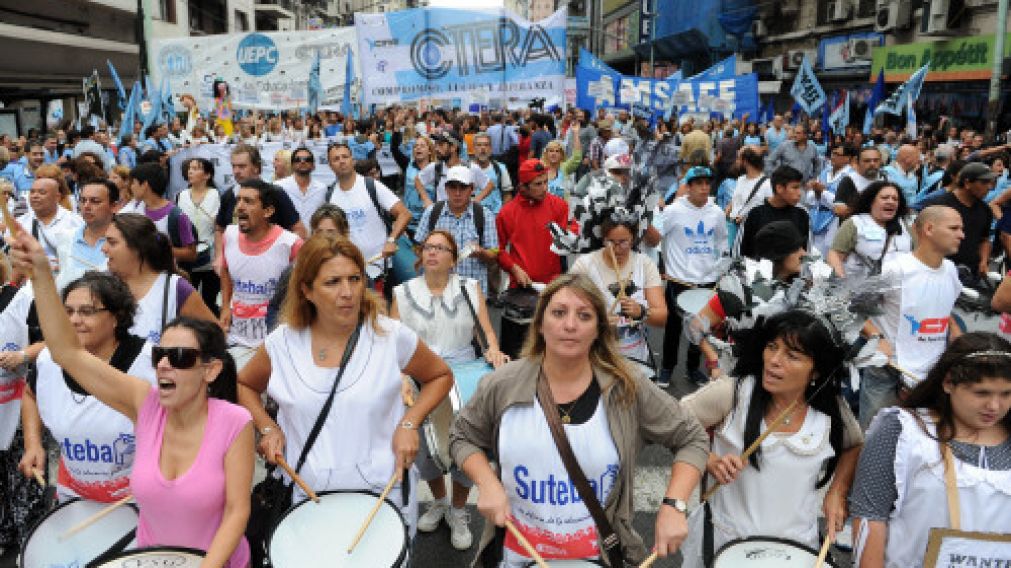 Ctera, el gremio mayoritario, encabezará una movilización al congreso mañana al mediodia.