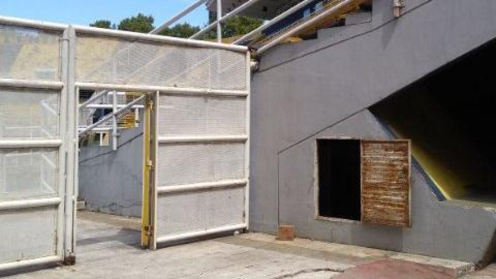 Hallan ataúd para Macri en tribuna de Central