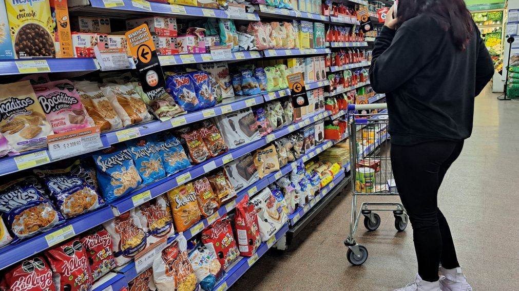 La estabilización del dólar ayudó a frenar la suba de precios.