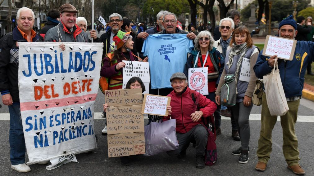 Hay jubilados que semana a semana van a Plaza Congreso a reclamar por la mejora de sus haberes.