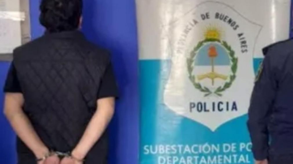 Este es el sujeto que resultó apresado por los pesquisas.