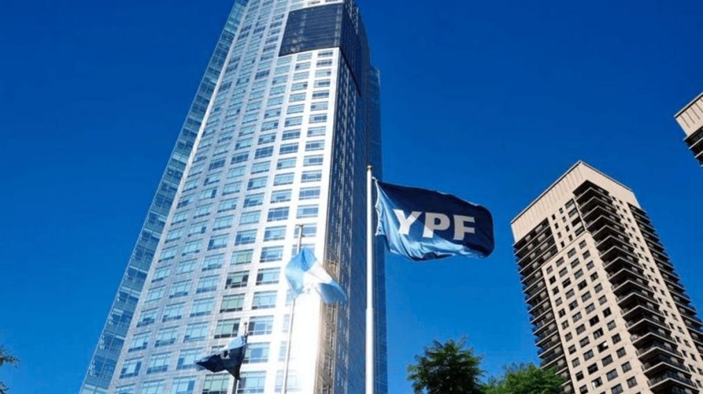 Pidieron declarar a la Argentina en desacato en el juicio por la expropiación de YPF.