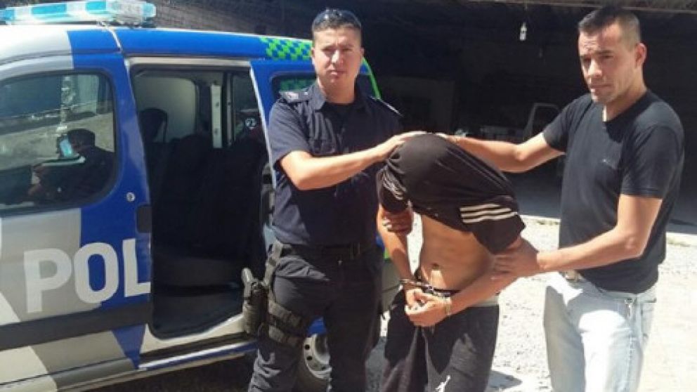 Así trasladaron al extranjero detenido por el aberrante hecho.
