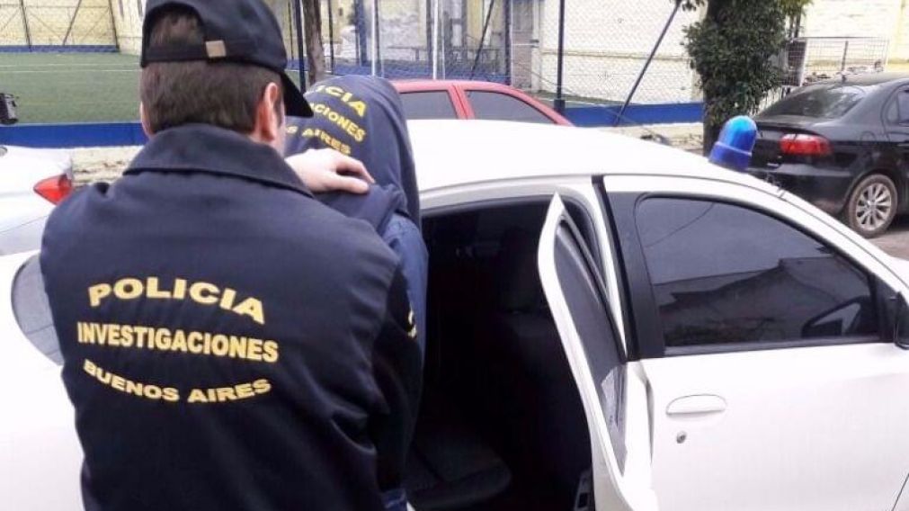 Así fue trasladado uno de los autores del macabro asesinato.