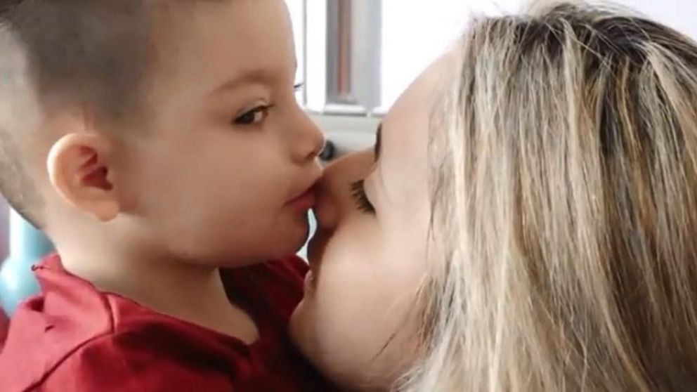 El implante dio inicio al camino de la habilitación auditiva del pequeño.