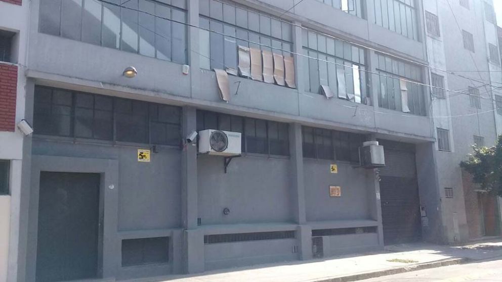 La fábrica en la que se disparó la sirena (Crónica).