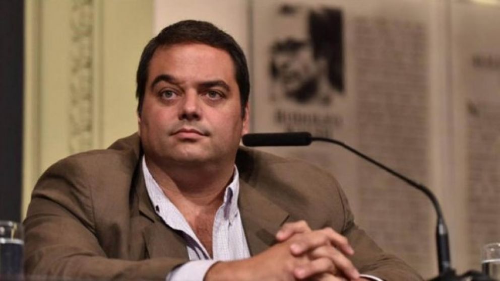 Triaca habló pidió formalizar el trabajo luego del escándalo con su empleada.