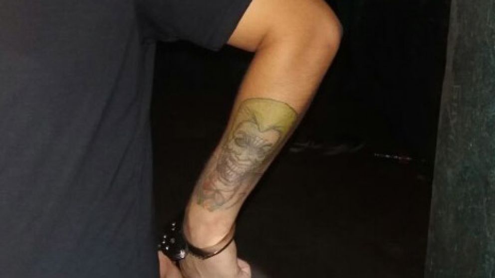 El delincuente es apodado El Guasón porque tiene tatuado el personaje de ficción en su brazo.