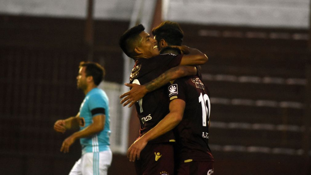 Vides clavó el primero en La Fortaleza. (Crónica)