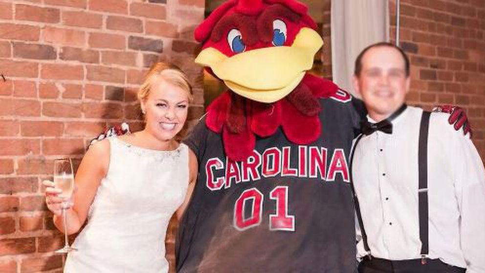 La mujer fue detenida por abuso sexual de menores y falso testimonio.