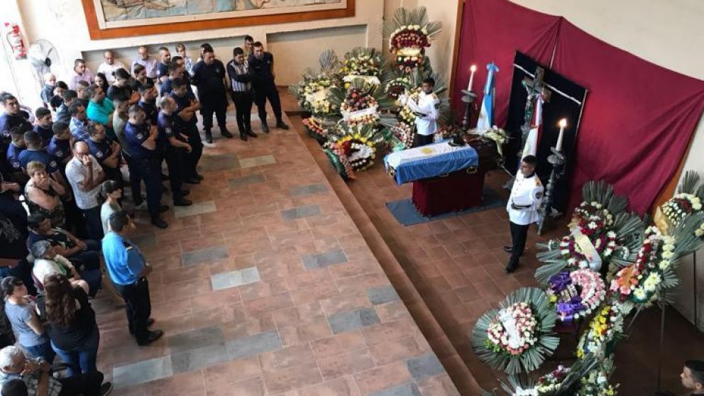 El último adiós al policía fusilado en Córdoba