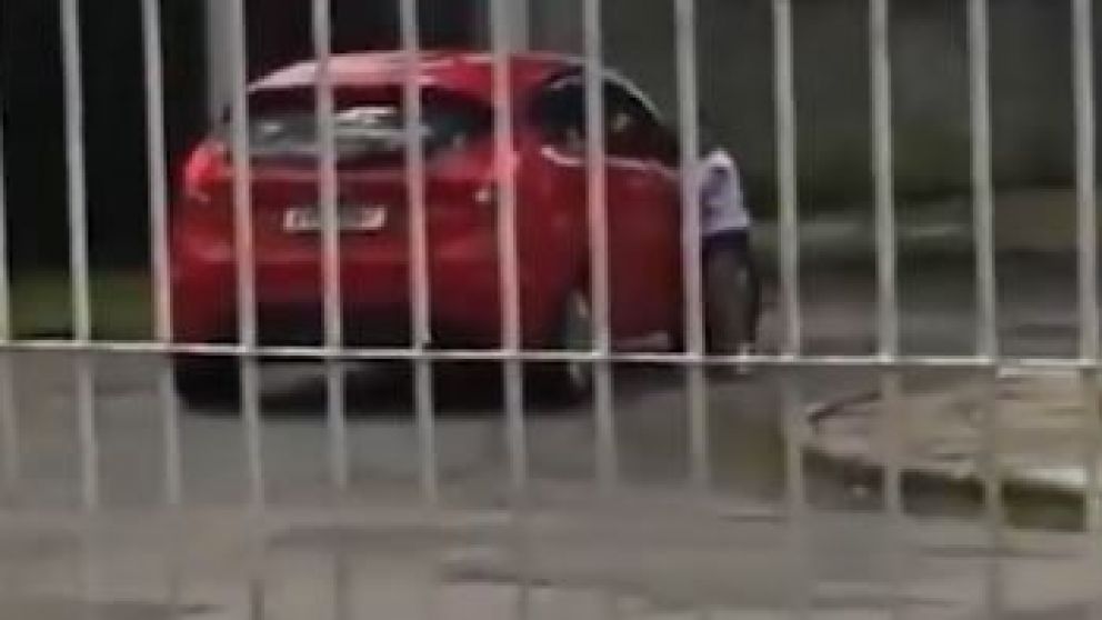 El momento del abandono. (Captura).