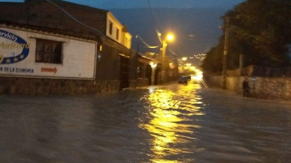 Postales de la terrible inundación.