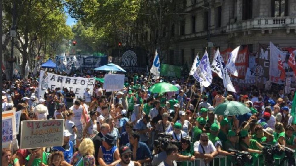 ATE march� a Plaza de Mayo contra los ajustes y despidos