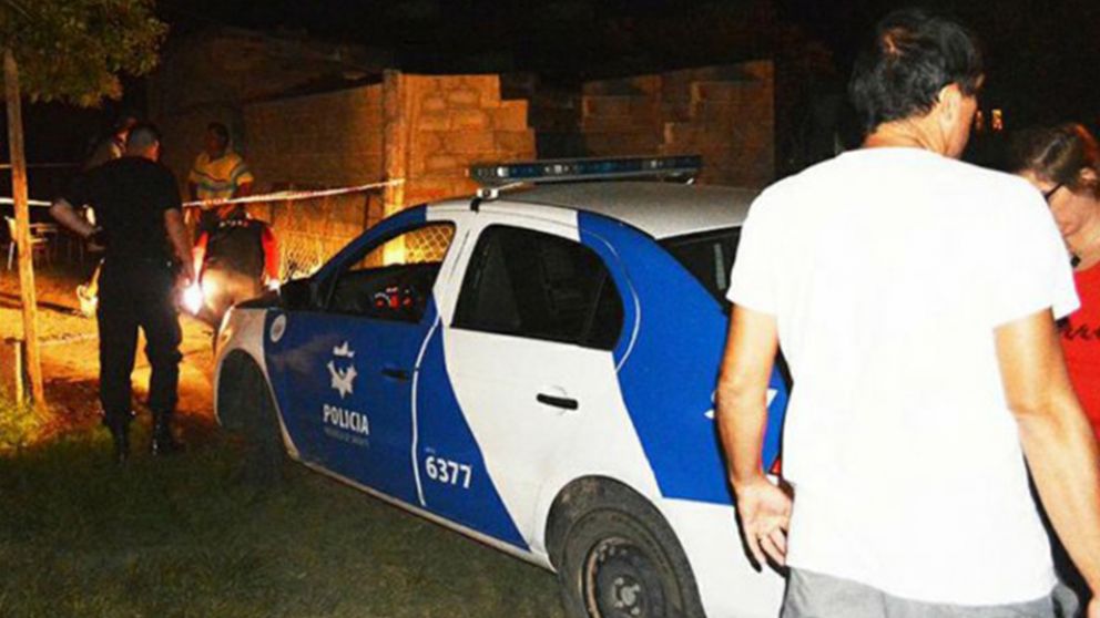 Así trabajaba la policía el la casa del femicidio. (Departamento Relaciones Policiales)
