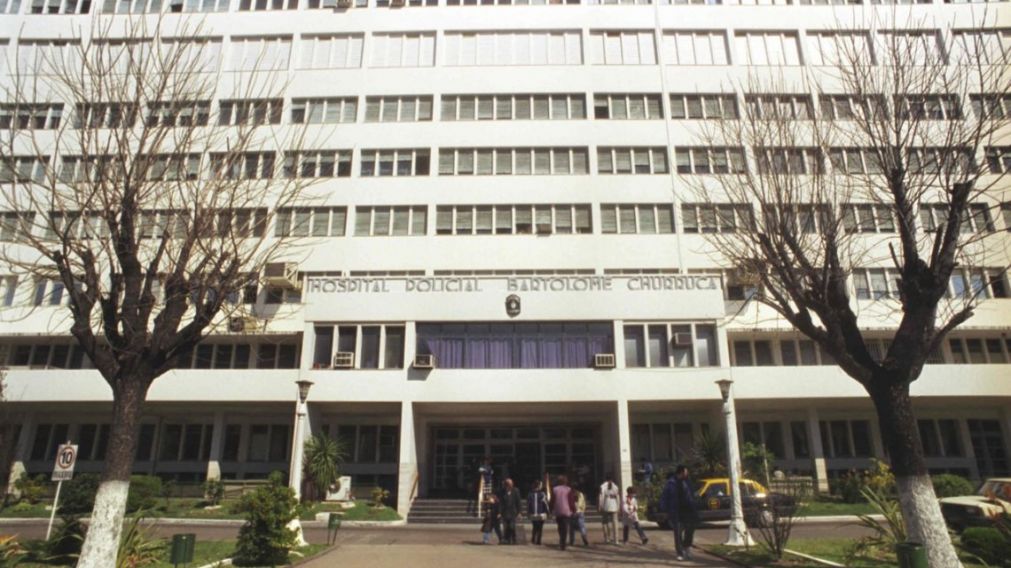 El policía herido se encuentra en grave estado en el Hospital Churruca