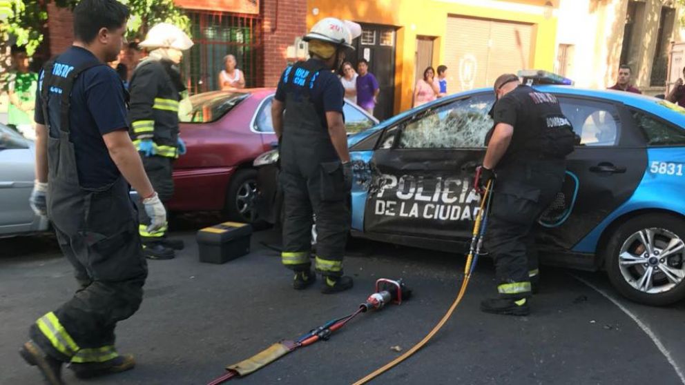 En medio de la persecuci�n hubo un accidente que involucr� a un patrullero.