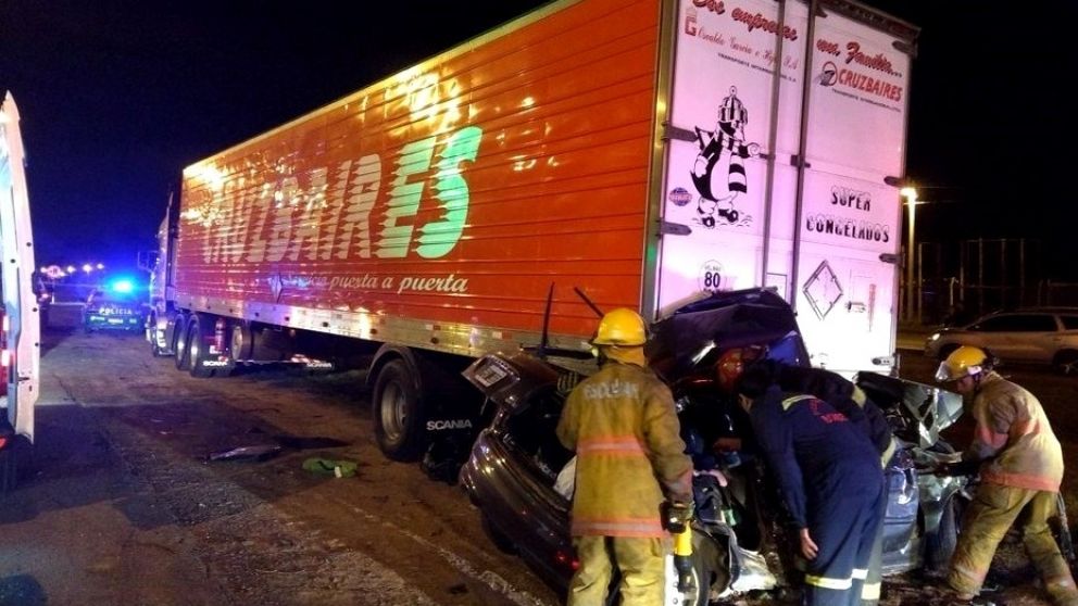 Así quedó el auto de la fatalidad sobre Panamericana.